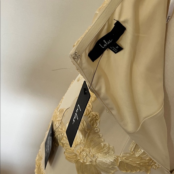 Lulu's Strapless ligth yellow dress Floral Dress nwt - Picture 9 of 11